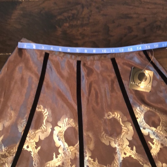 Apostrophe Ladies Skirt, Size 10 - Picture 3 of 9